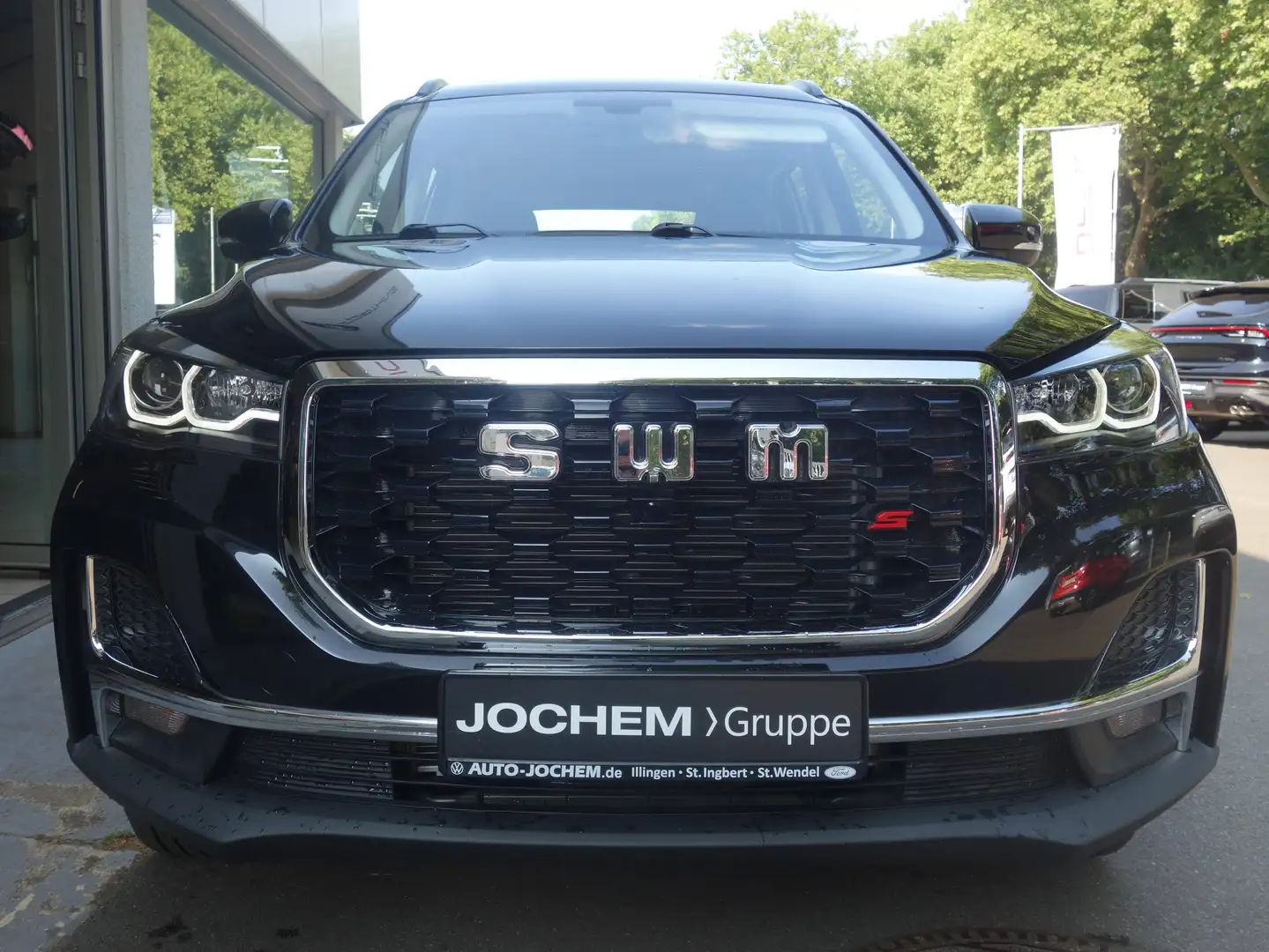 SWM G05 7-Sitze SUV Schwarz - 1