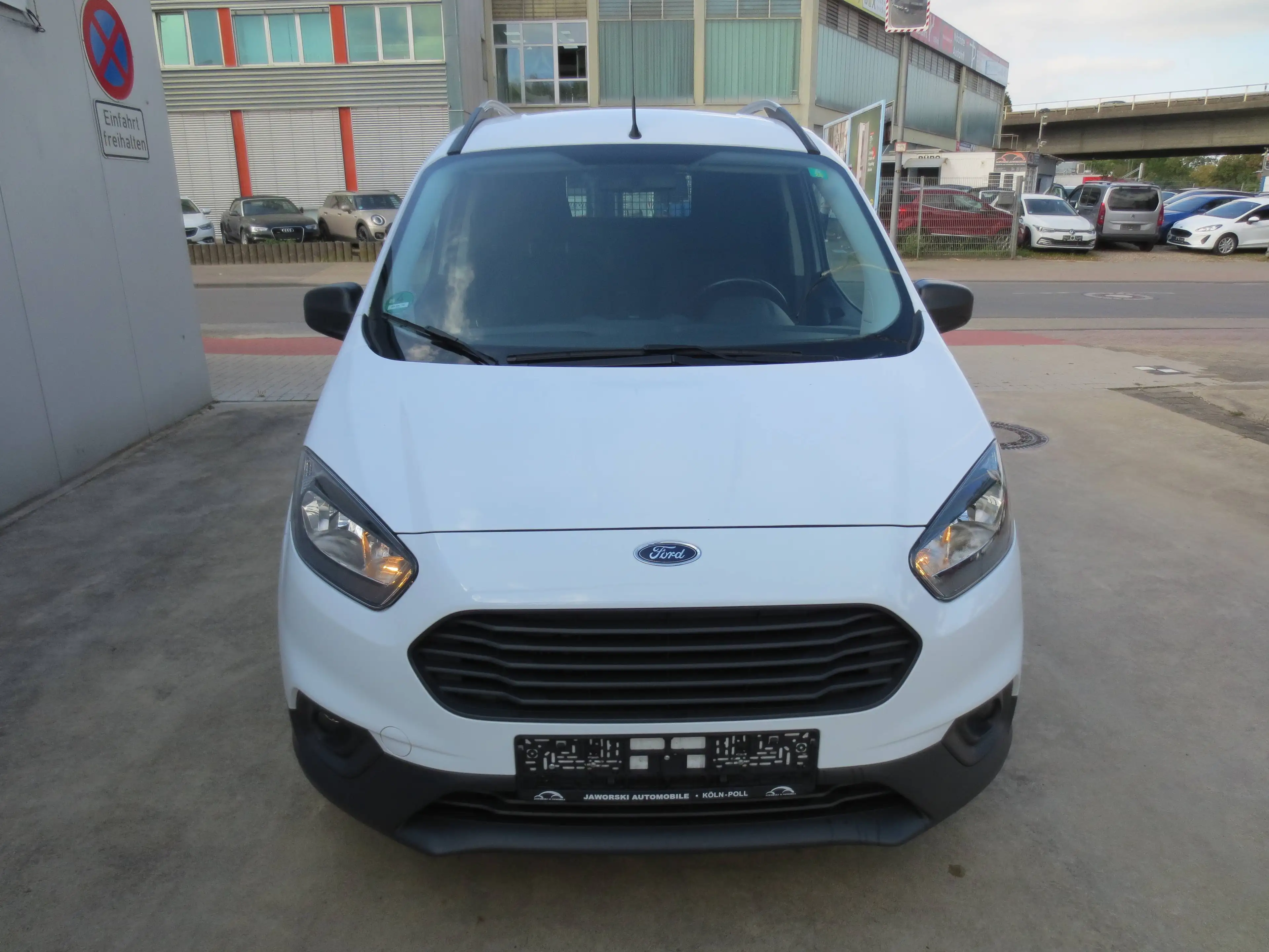 Ford Transit Courier Trend — photo 13