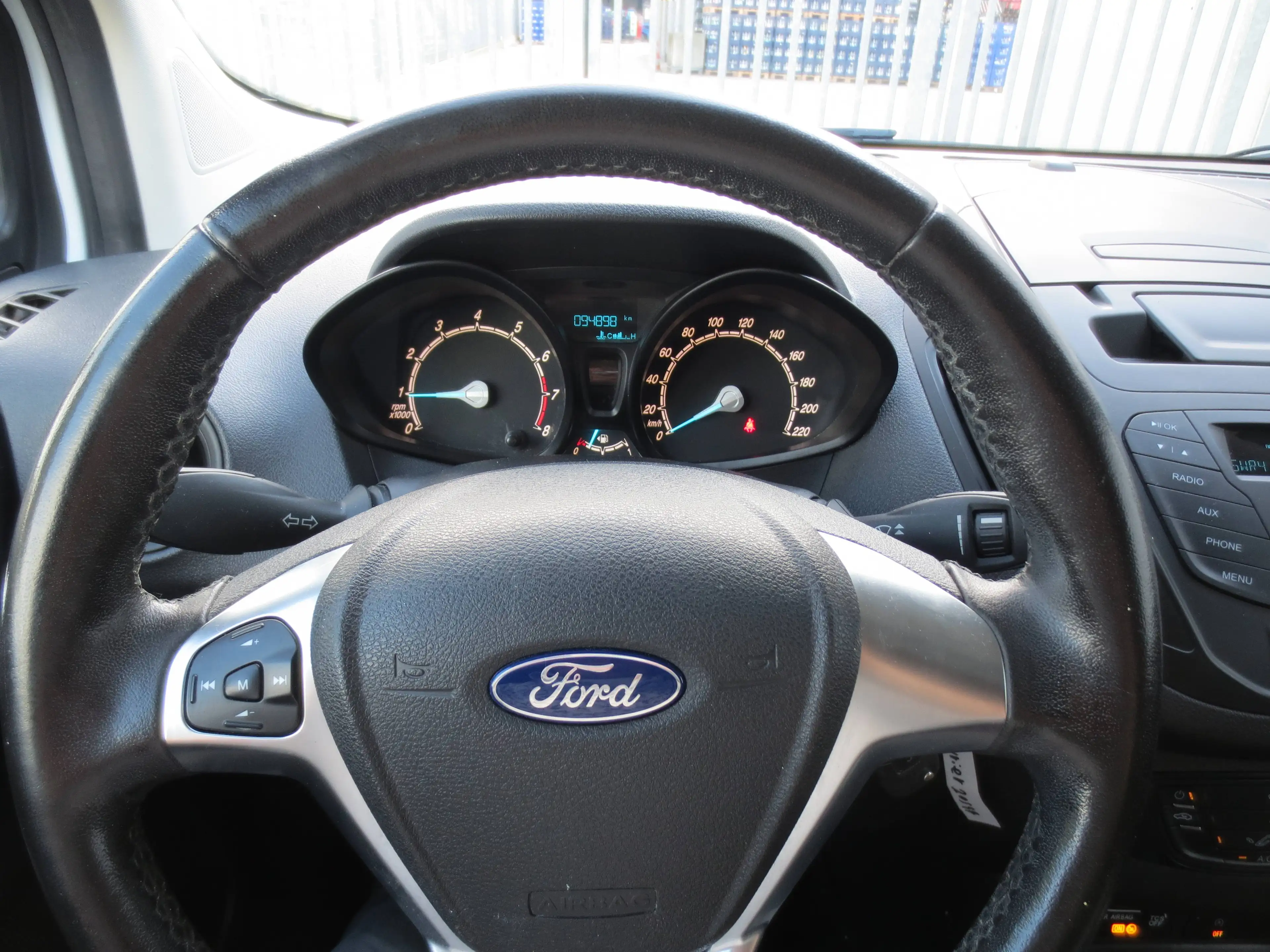 Ford Transit Courier Trend — photo 8