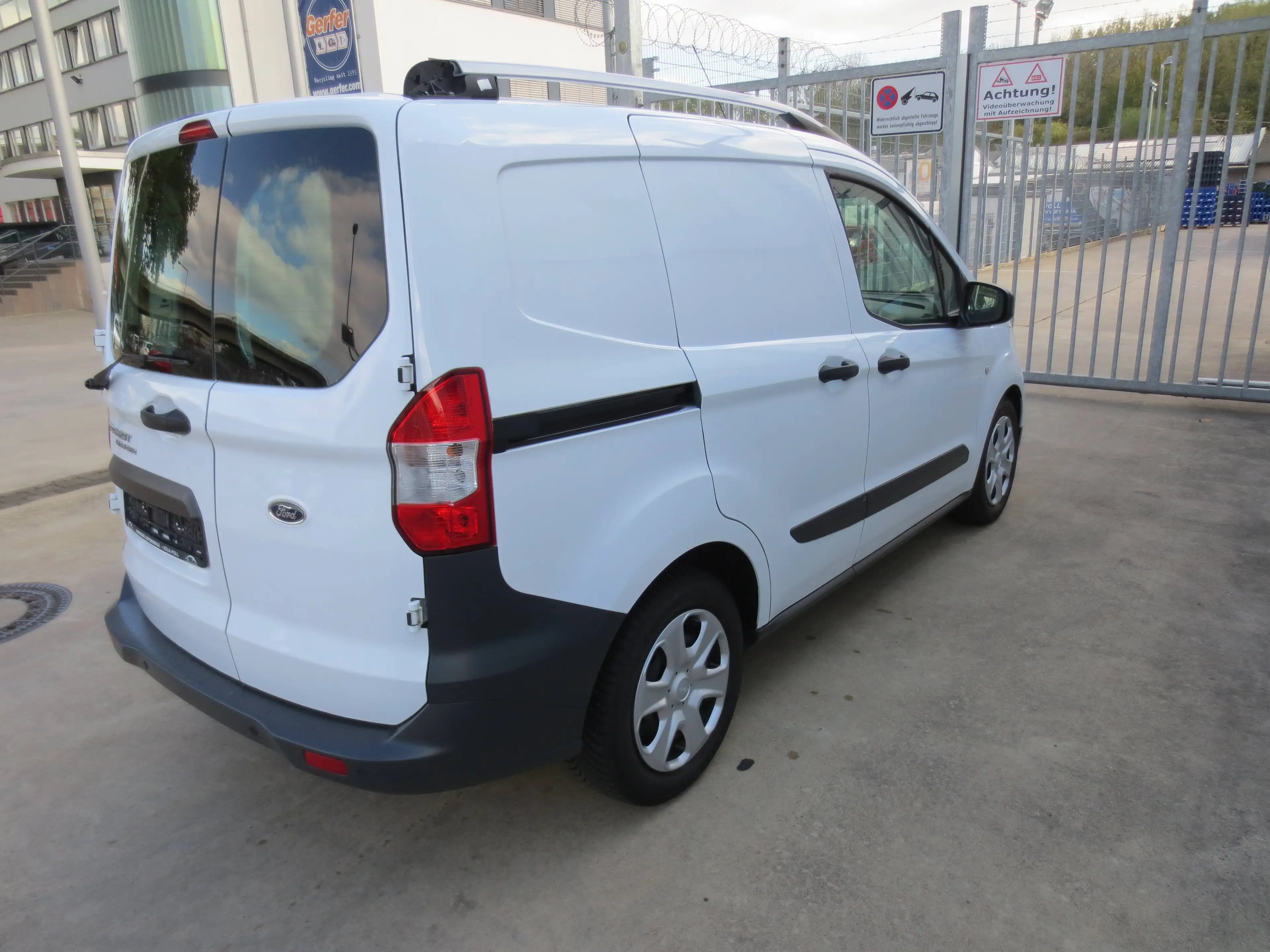 Ford Transit Courier Trend — photo 3