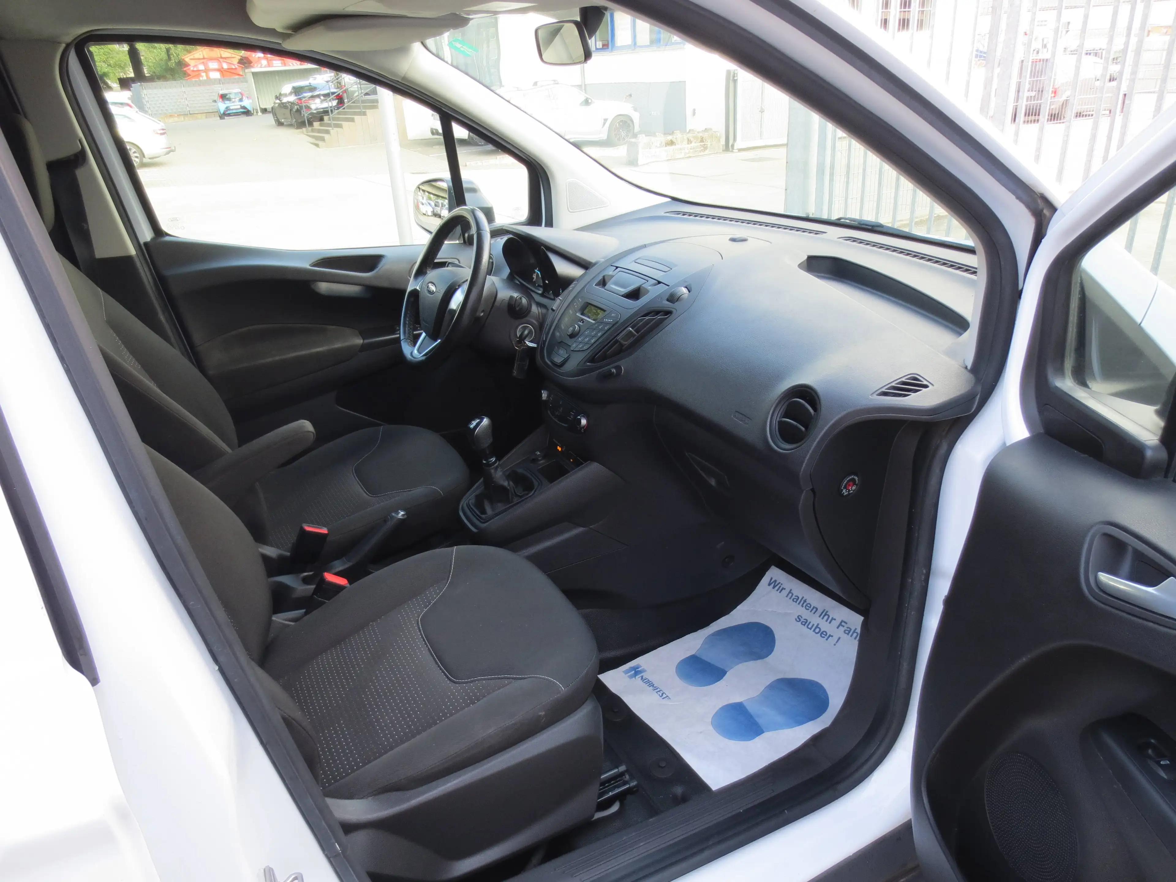 Ford Transit Courier Trend — photo 6