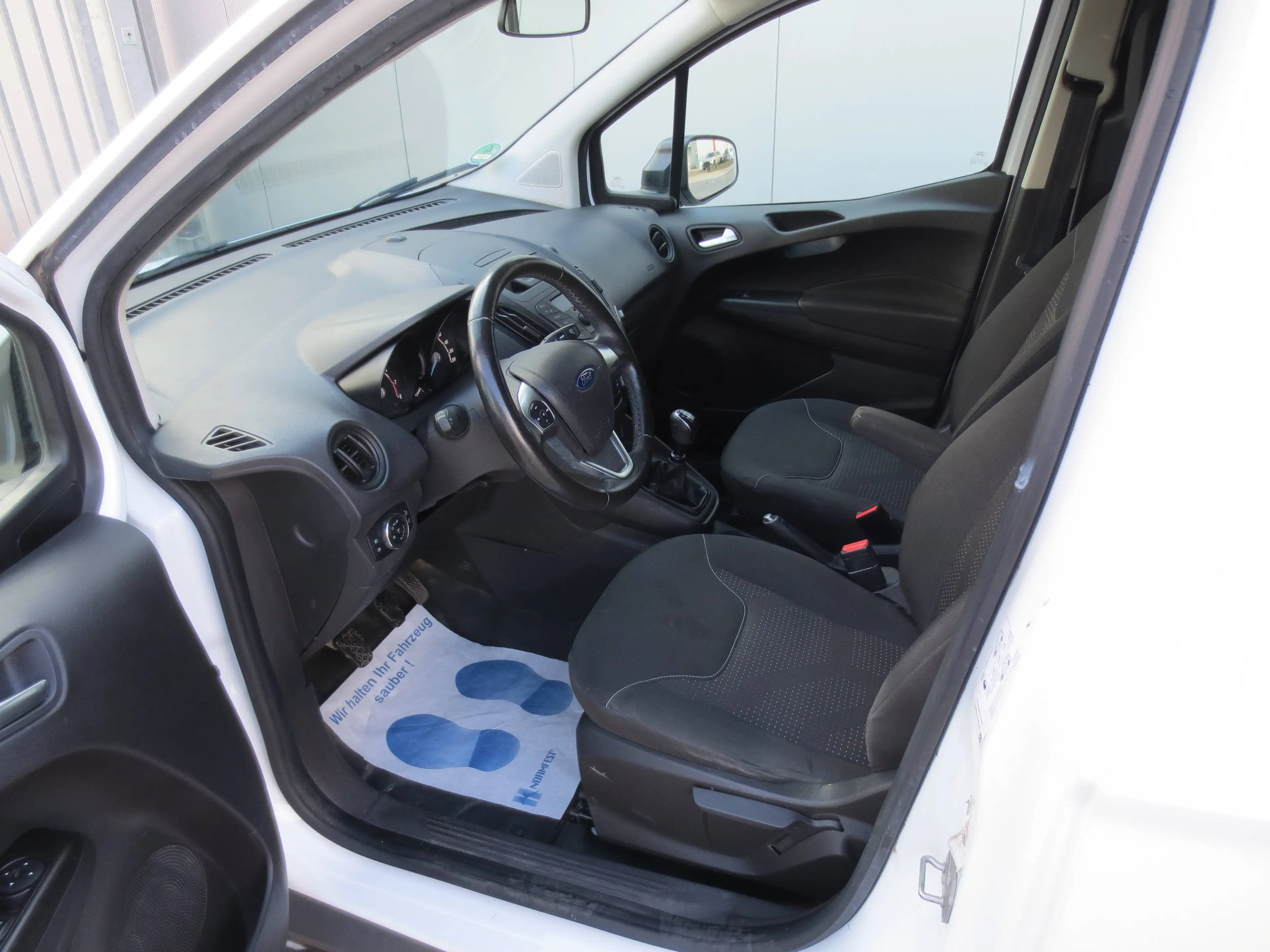 Ford Transit Courier Trend — photo 5