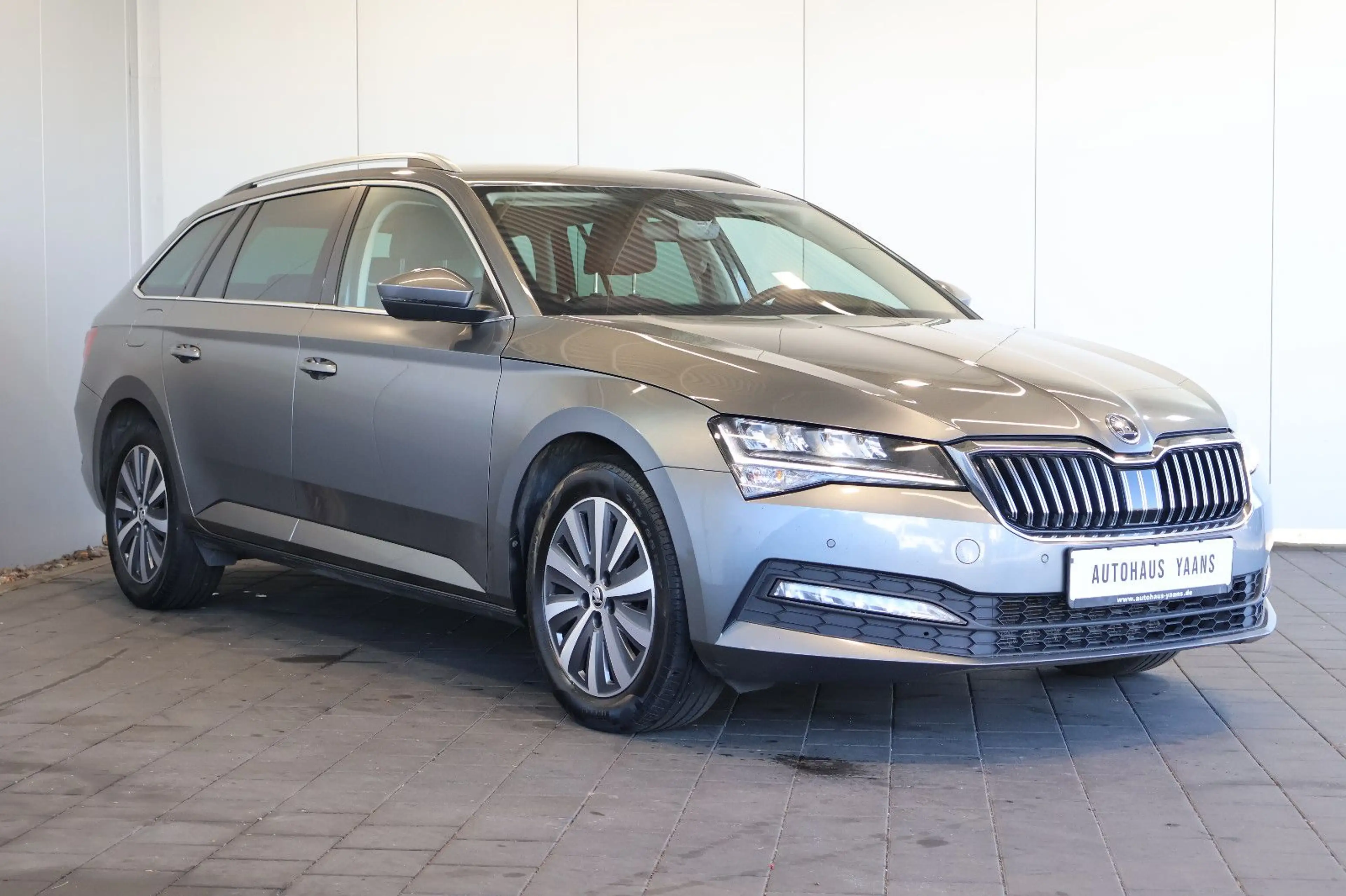 Skoda Superb 2.0 TDI Ambition AID+ACC+LED+CARPLAY — photo 3