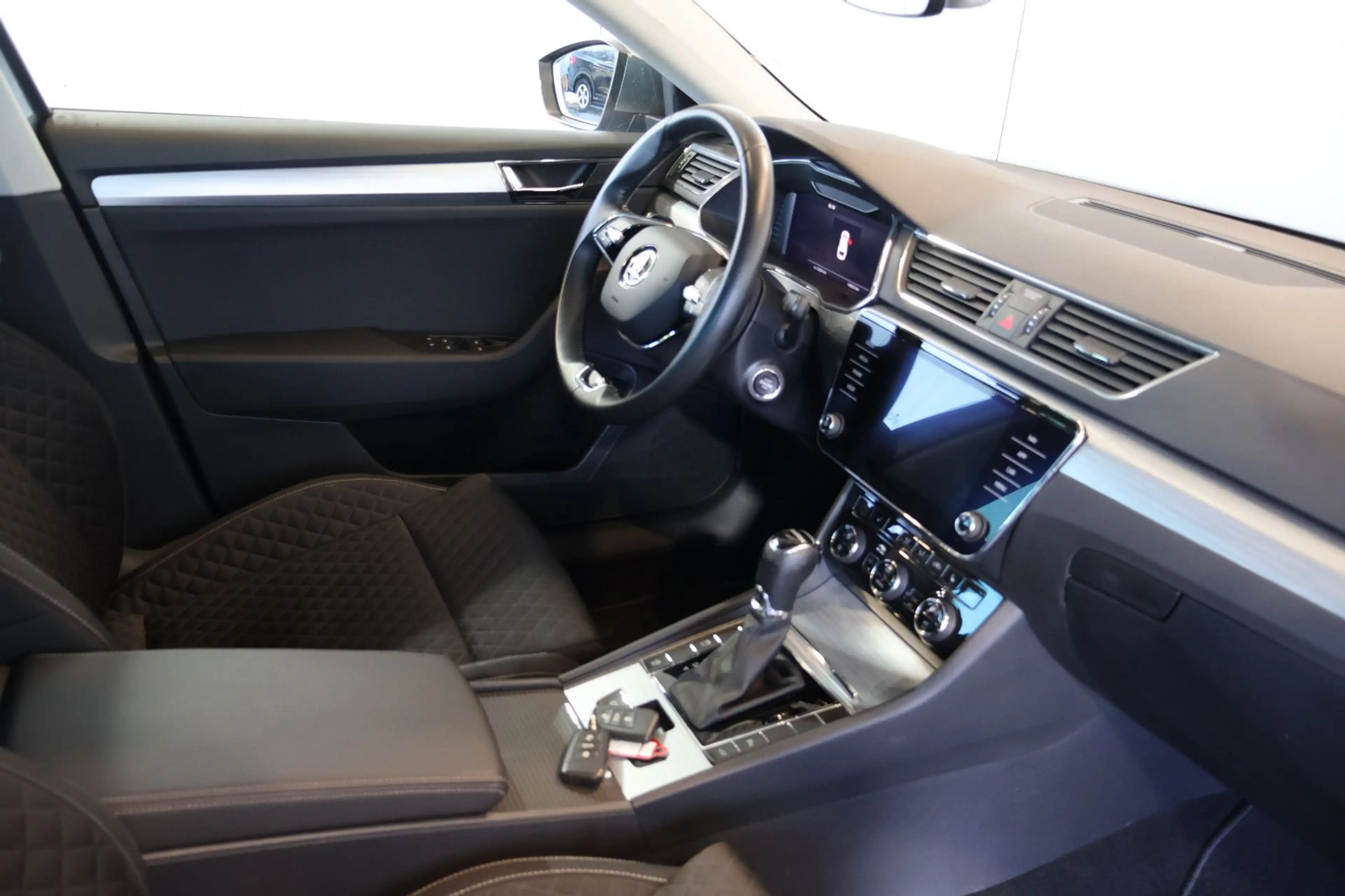 Skoda Superb 2.0 TDI Ambition AID+ACC+LED+CARPLAY — photo 13