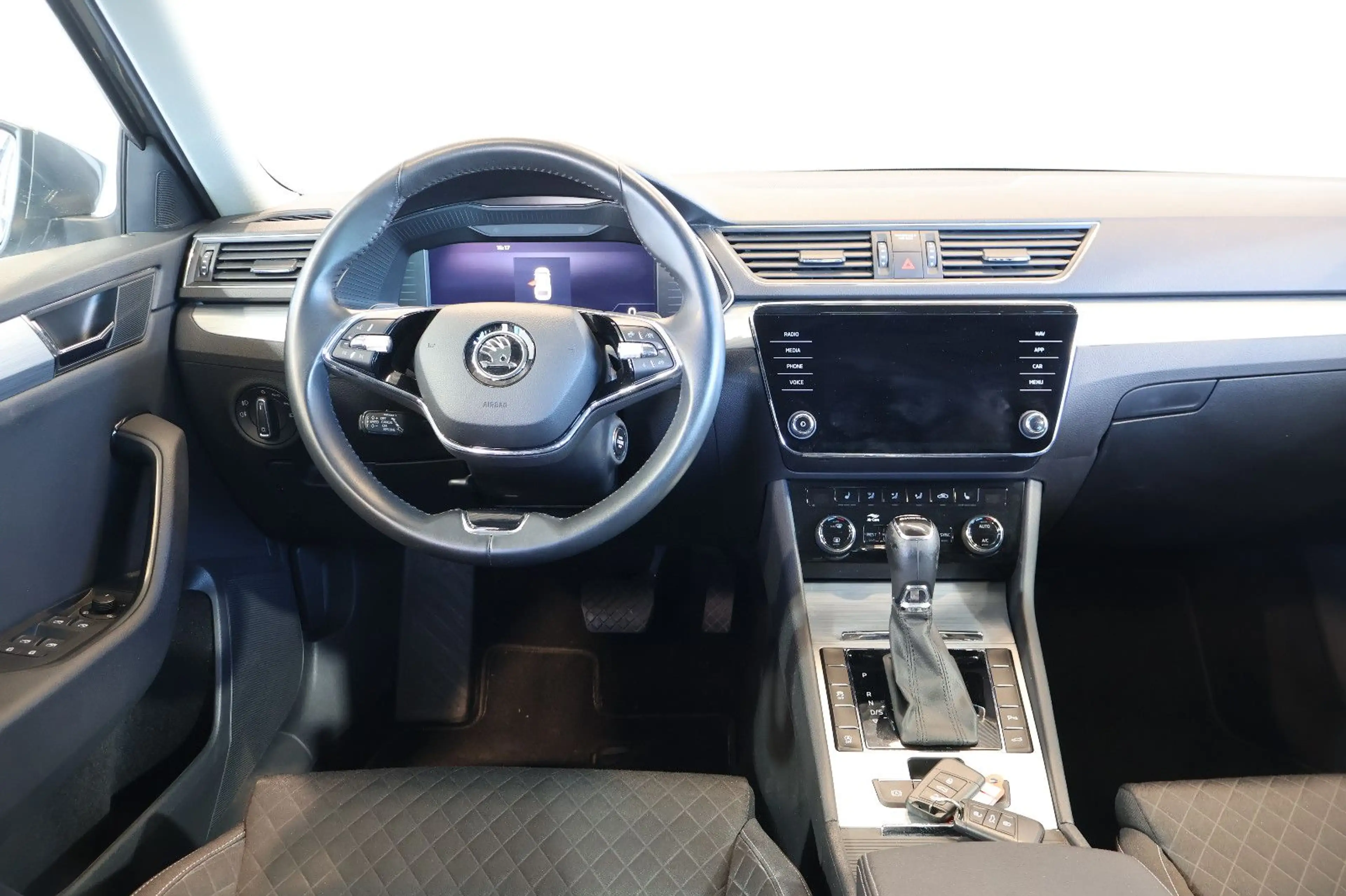 Skoda Superb 2.0 TDI Ambition AID+ACC+LED+CARPLAY — photo 8