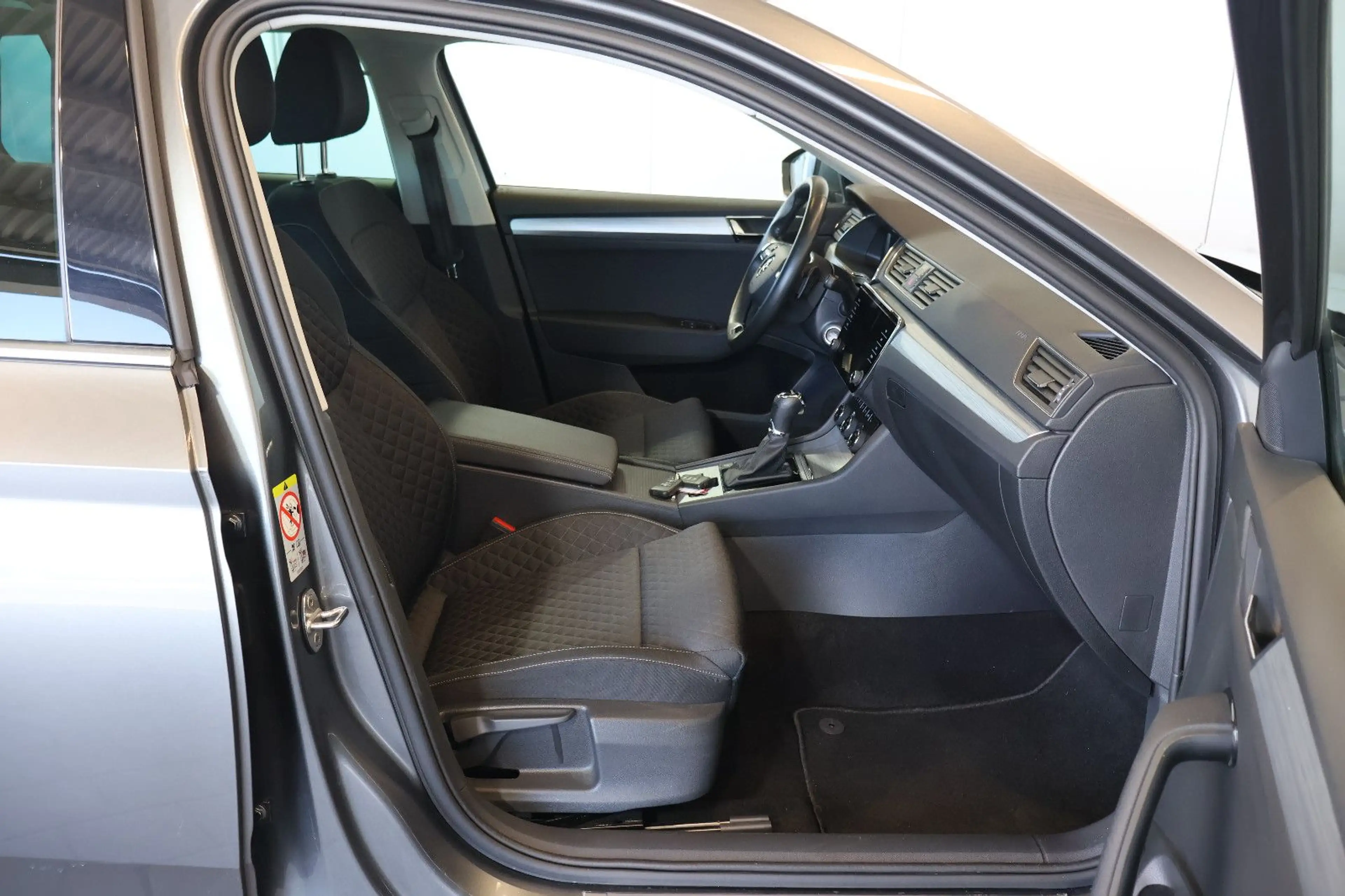 Skoda Superb 2.0 TDI Ambition AID+ACC+LED+CARPLAY — photo 14