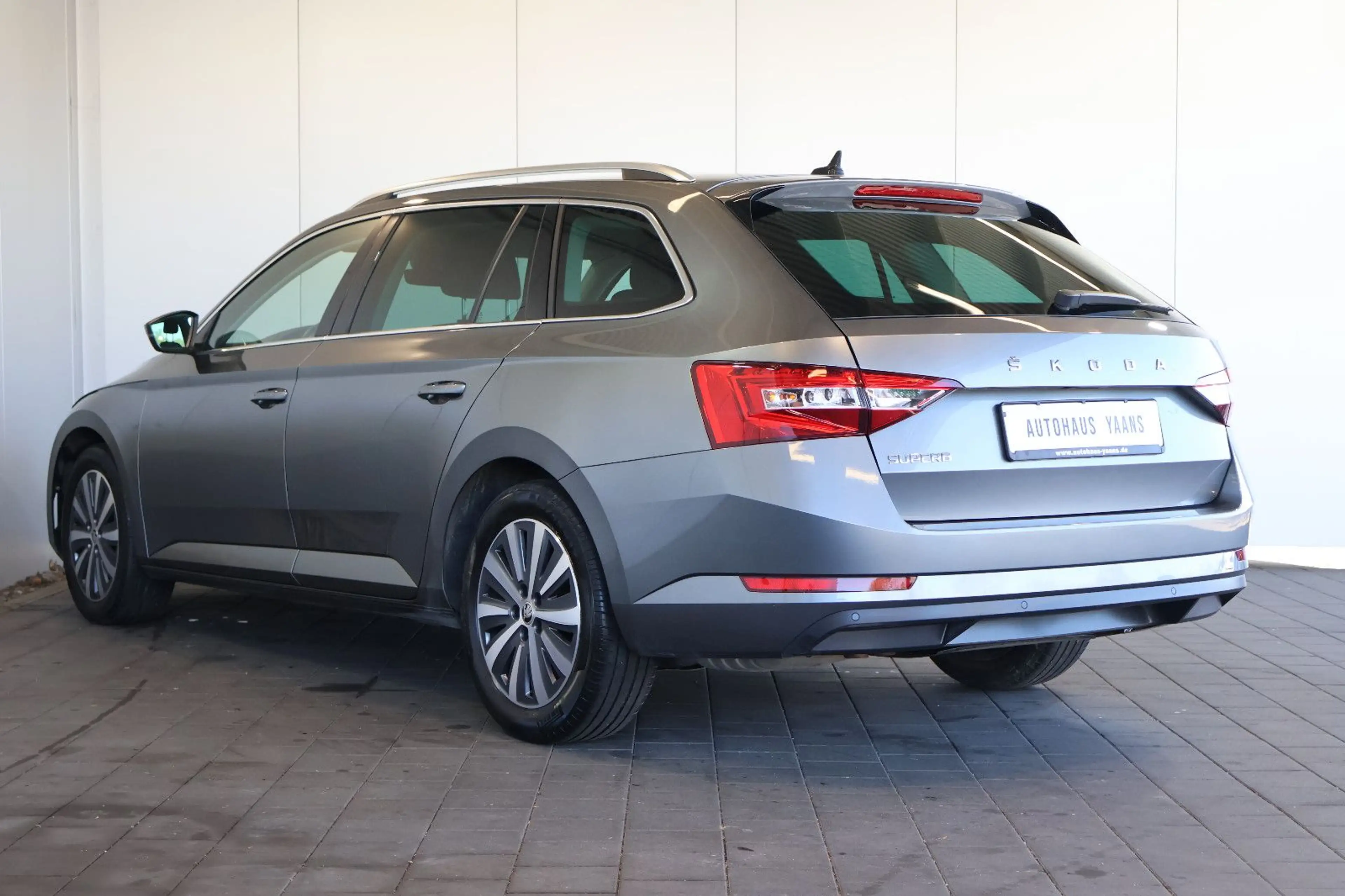 Skoda Superb 2.0 TDI Ambition AID+ACC+LED+CARPLAY — photo 6