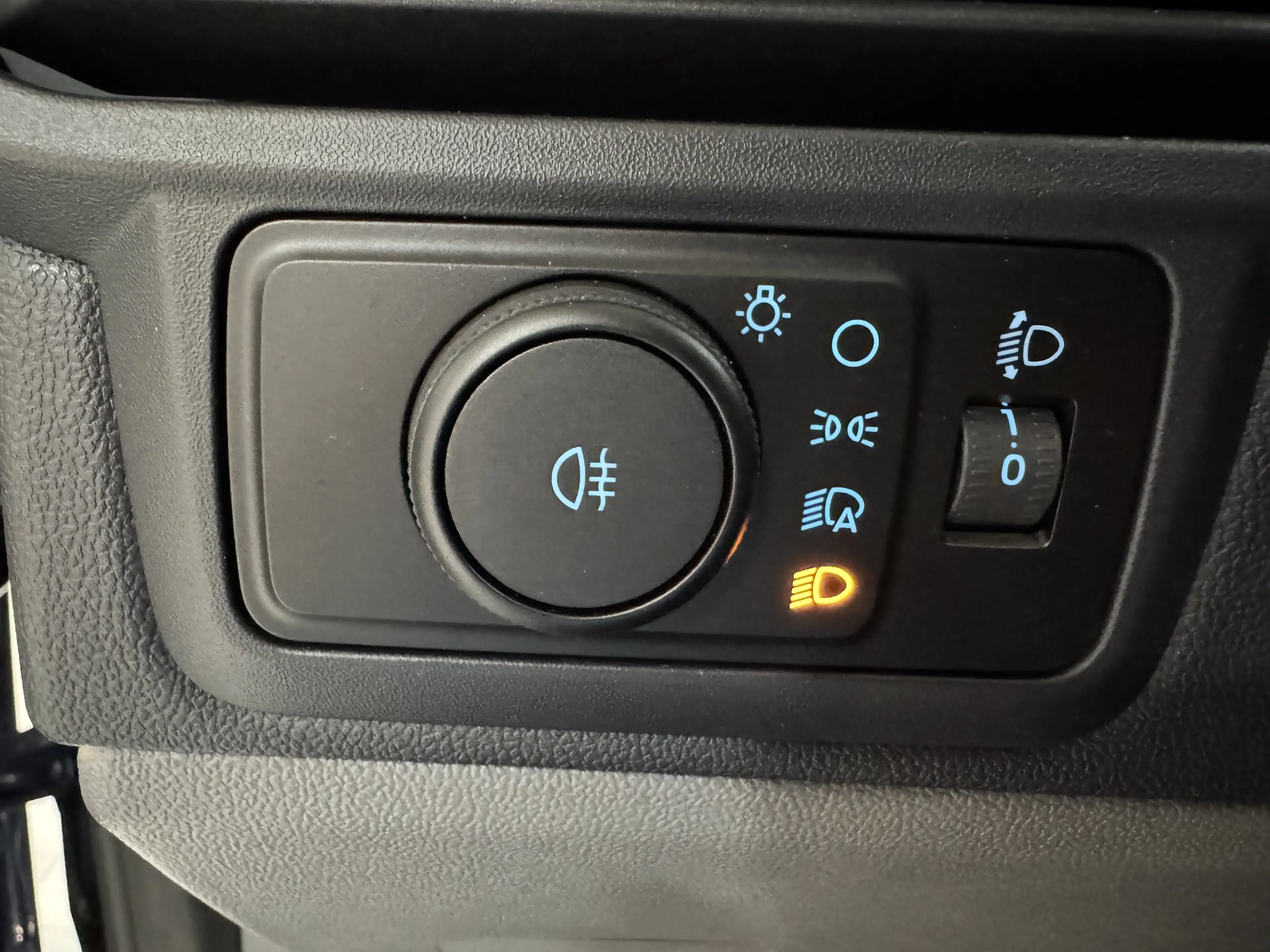 Ford Transit Custom Kasten 320 L2 Trend FWD — photo 11