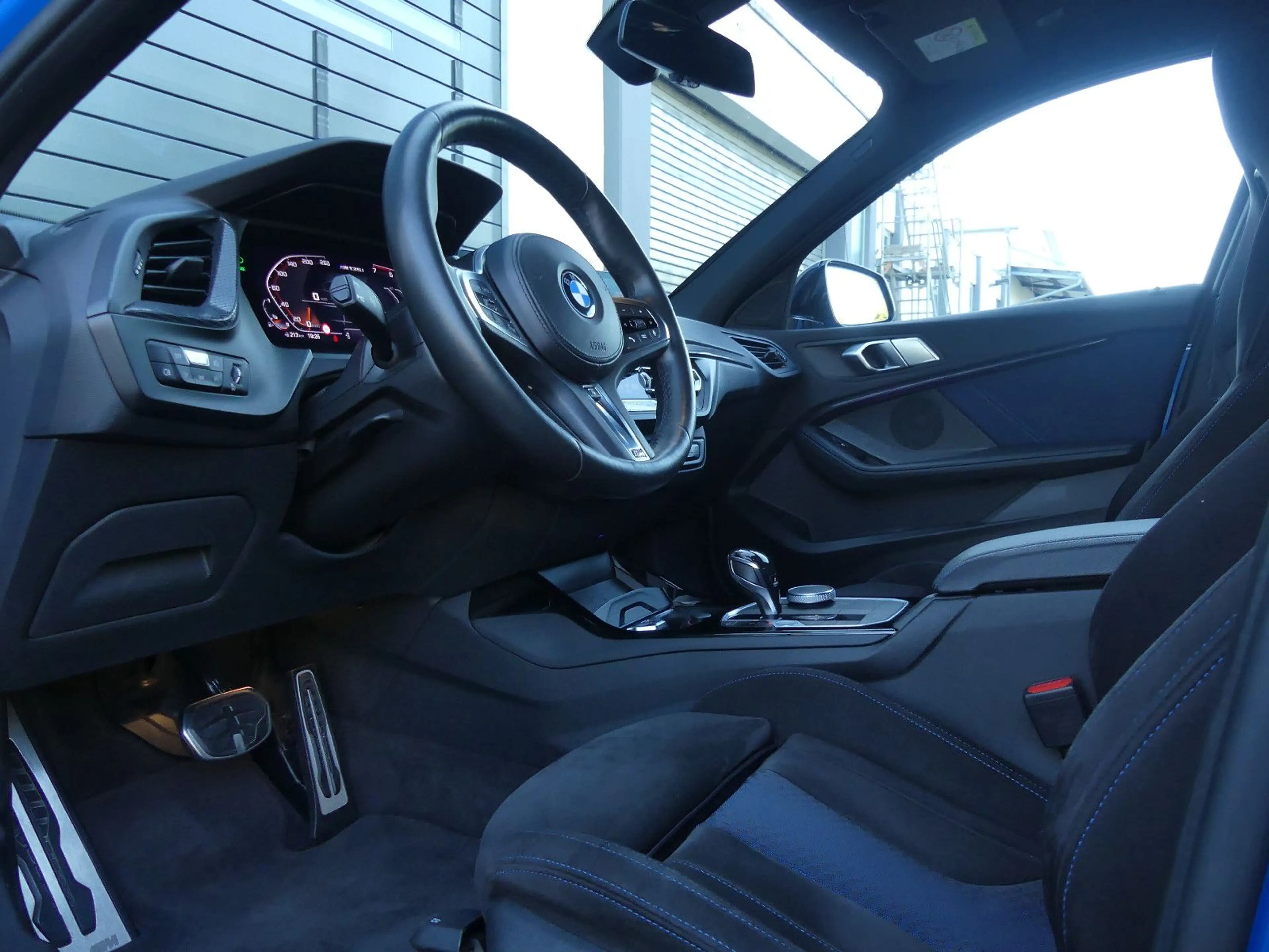 BMW 135 i xDrive M Sitze/Pano/Virtual/HuD/Keyless — photo 9