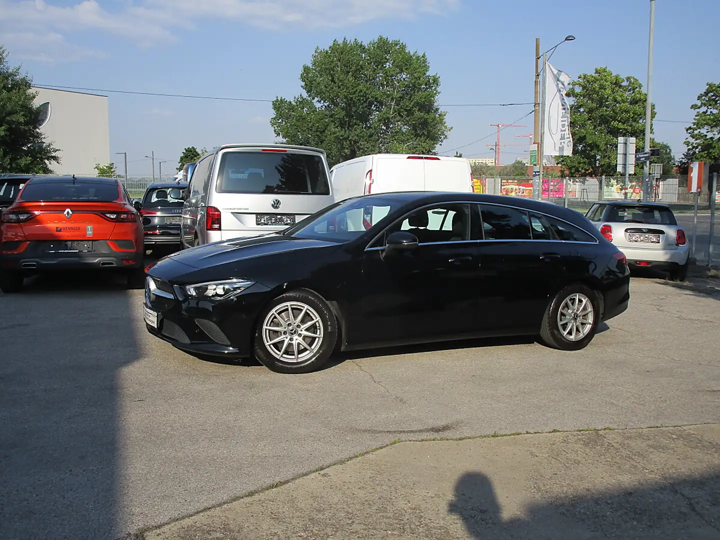 Mercedes-Benz CLA 200 d Shooting Brake Aut. " LED, AHV, Navigation " Schwarz - 2