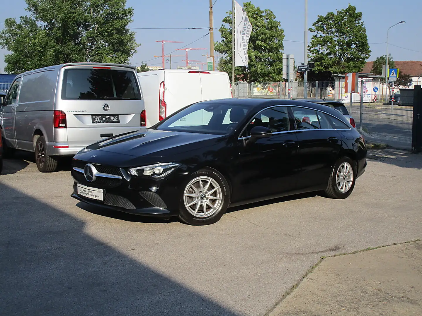 Mercedes-Benz CLA 200 d Shooting Brake Aut. " LED, AHV, Navigation " Schwarz - 1
