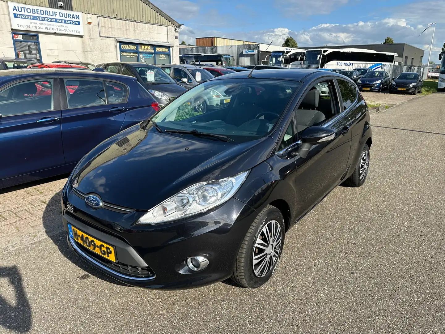 Ford Fiesta 1.25 Titanium Clima Bj:2011 Zwart - 1