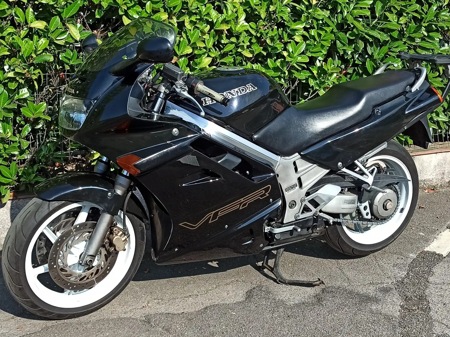 Honda VFR 750 F RC36 Negro - 1