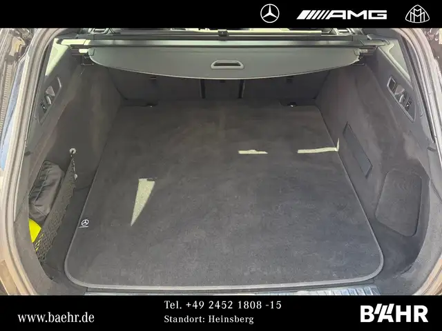 Mercedes-Benz 220 view 10