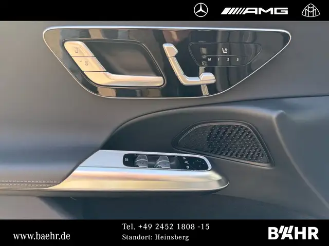 Mercedes-Benz 220 view 14