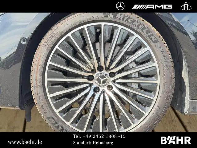 Mercedes-Benz 220 view 6