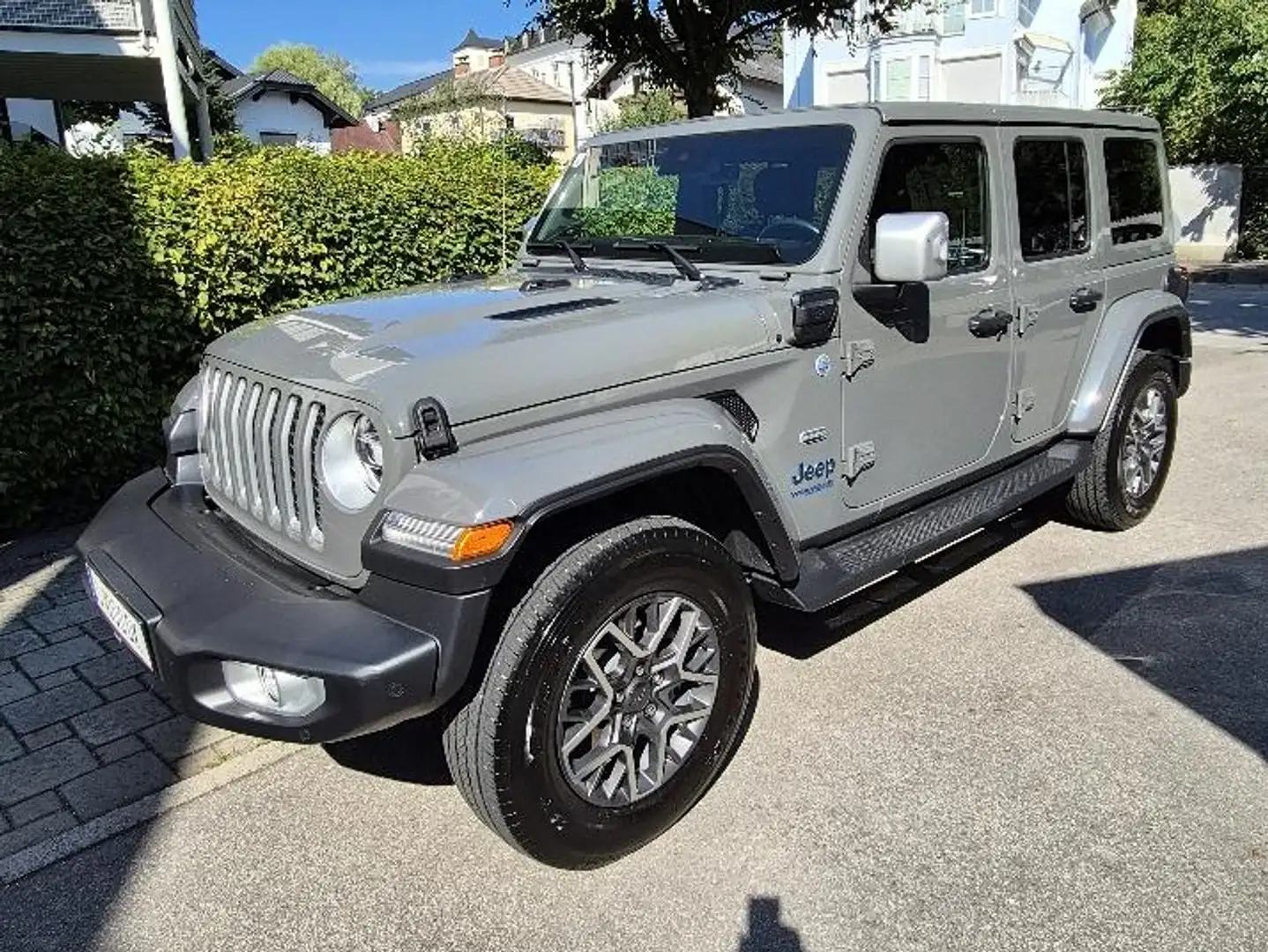 Jeep Wrangler Wrangler Sahara 2.0 PHEV 380 PS AT 4xe Sahara Grau - 2