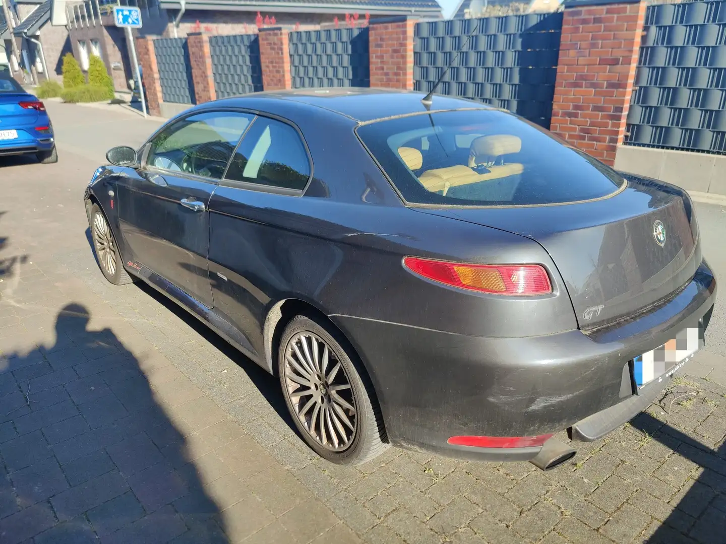 Alfa Romeo GT 2.0 JTS Distinctive - 1