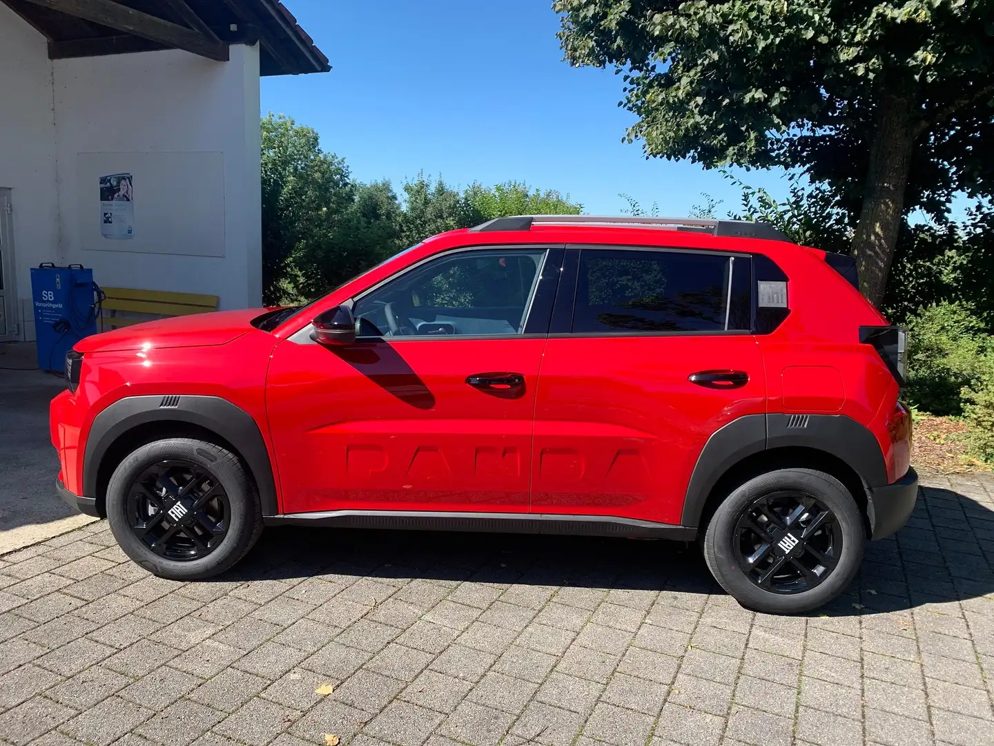 Fiat Grande Panda Hybrid 1.2 Icon eDCT 100PS Rot - 2