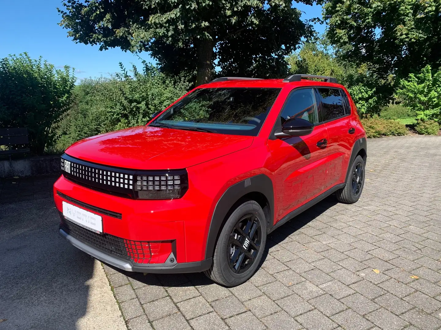 Fiat Grande Panda Hybrid 1.2 Icon eDCT 100PS Rot - 1