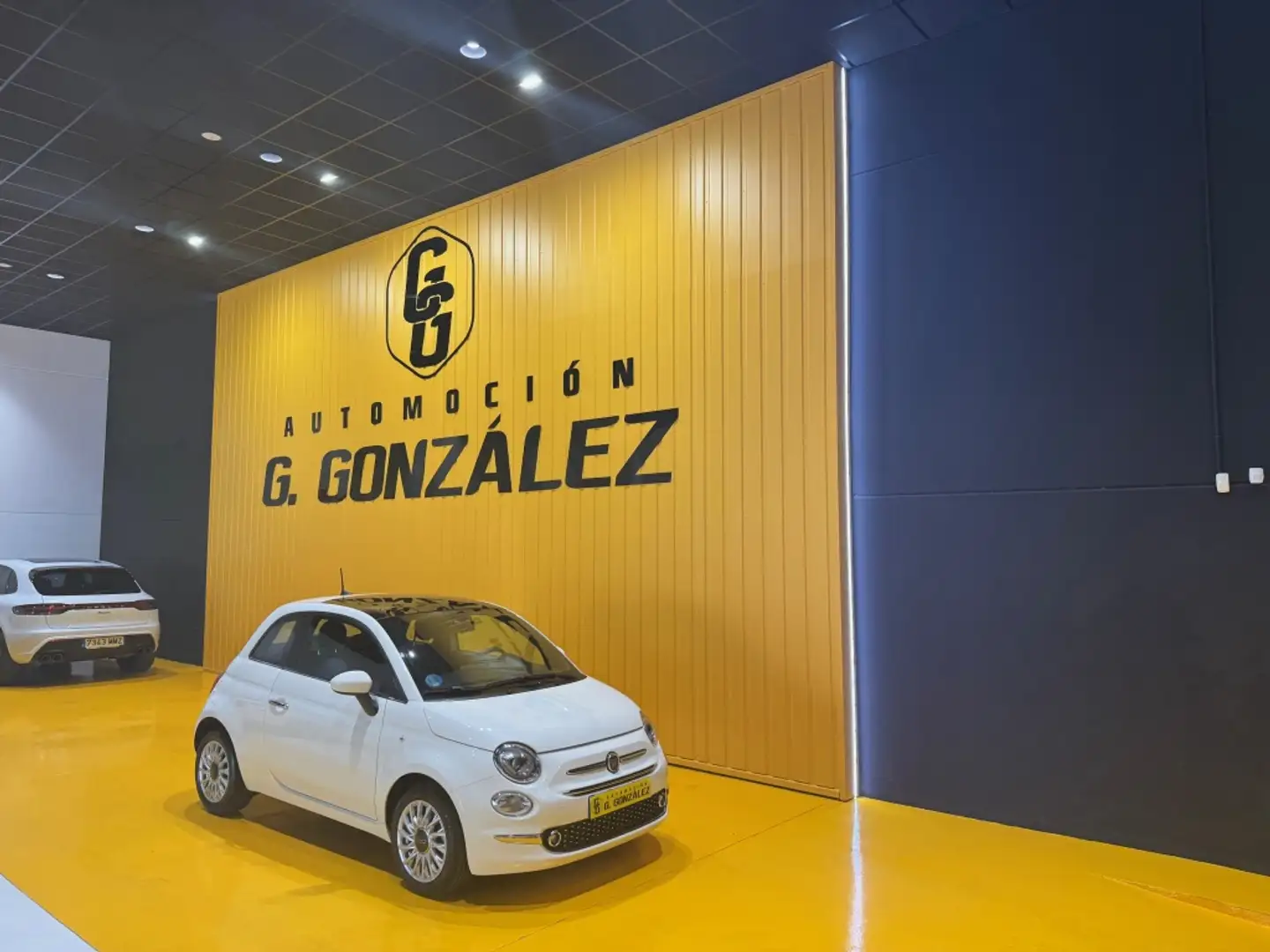 Fiat 500 1.0 Hybrid Dolcevita 52kW Weiß - 1
