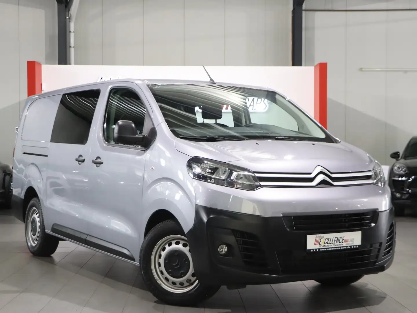 Citroen Jumpy KOMBI 2.0 BLUE-HDI CLUB XL DK / 6-SITZER Grijs - 1