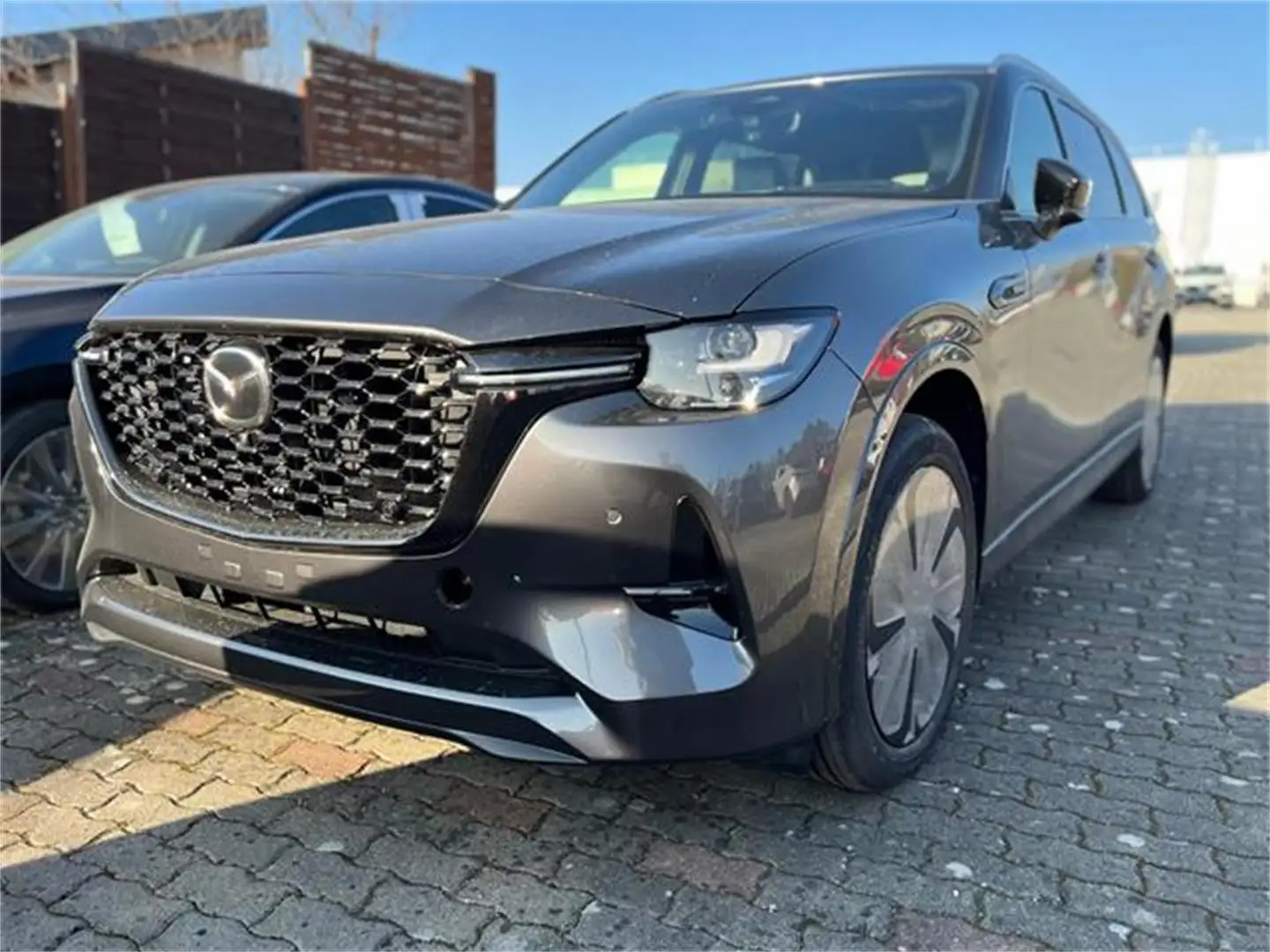 Mazda CX-80 2.5L e-SKYACTIV PHEV AWD Homura Plus Šedá - 1
