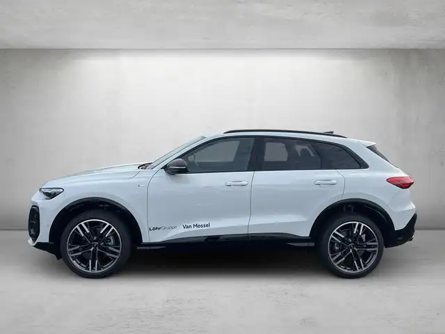 Audi Q5 view 2