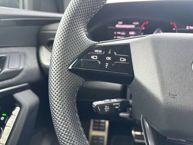 Audi Q5 view 14