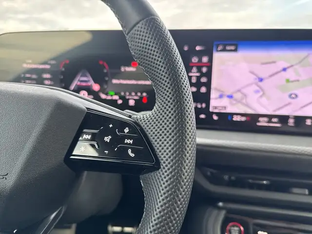 Audi Q5 view 13