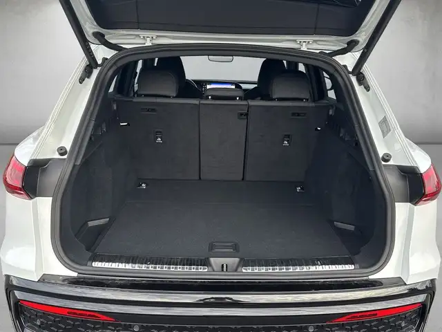 Audi Q5 view 5
