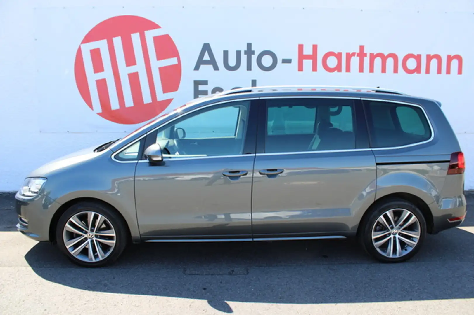 Volkswagen Sharan 1.4 TSI Highline Xen Nav Stdhzg Sport Ahk Grau - 2