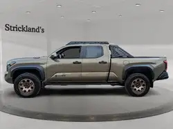 Toyota Tacoma снимка Toyota Tacoma