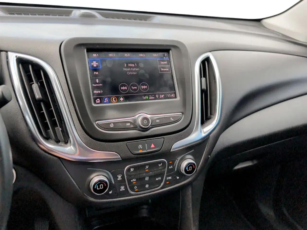 Chevrolet Equinox photo Chevrolet Equinox