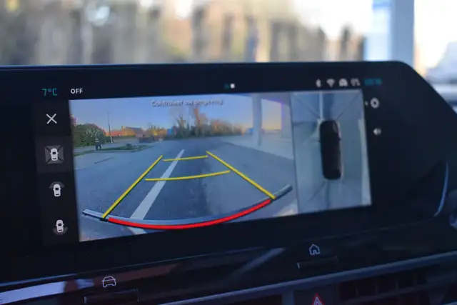Citroen C4 view 9