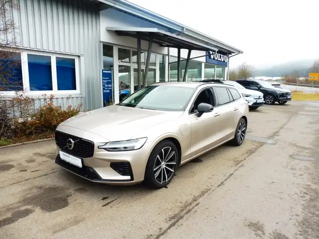 Volvo V60 Kombi Plus Dark Recharge Plug In Hybrid AWD