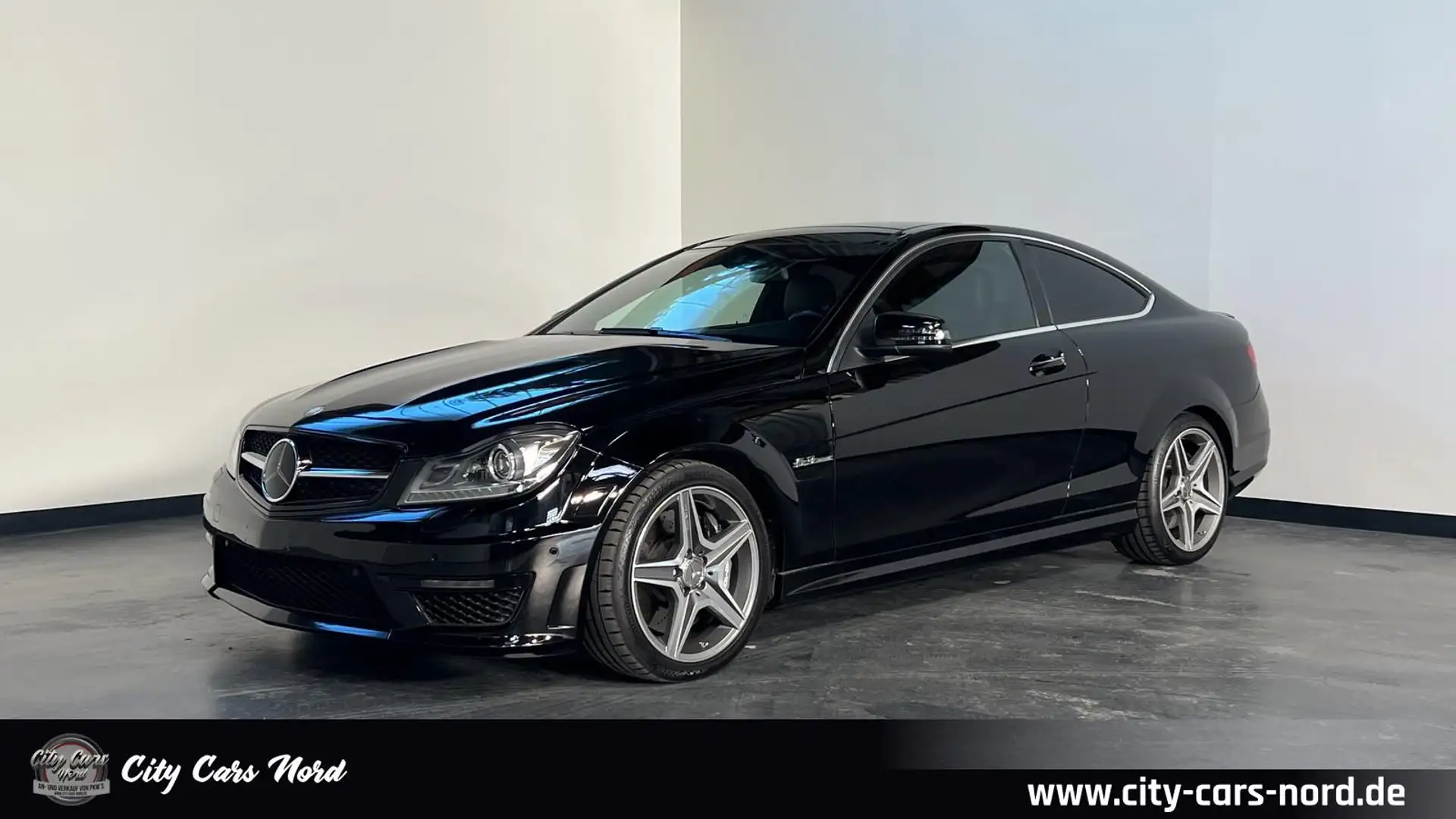 Mercedes-Benz C 63 AMG Coupe-PANO-H&K-KAM-MEMORY-DISTR-K.GO Zwart - 1