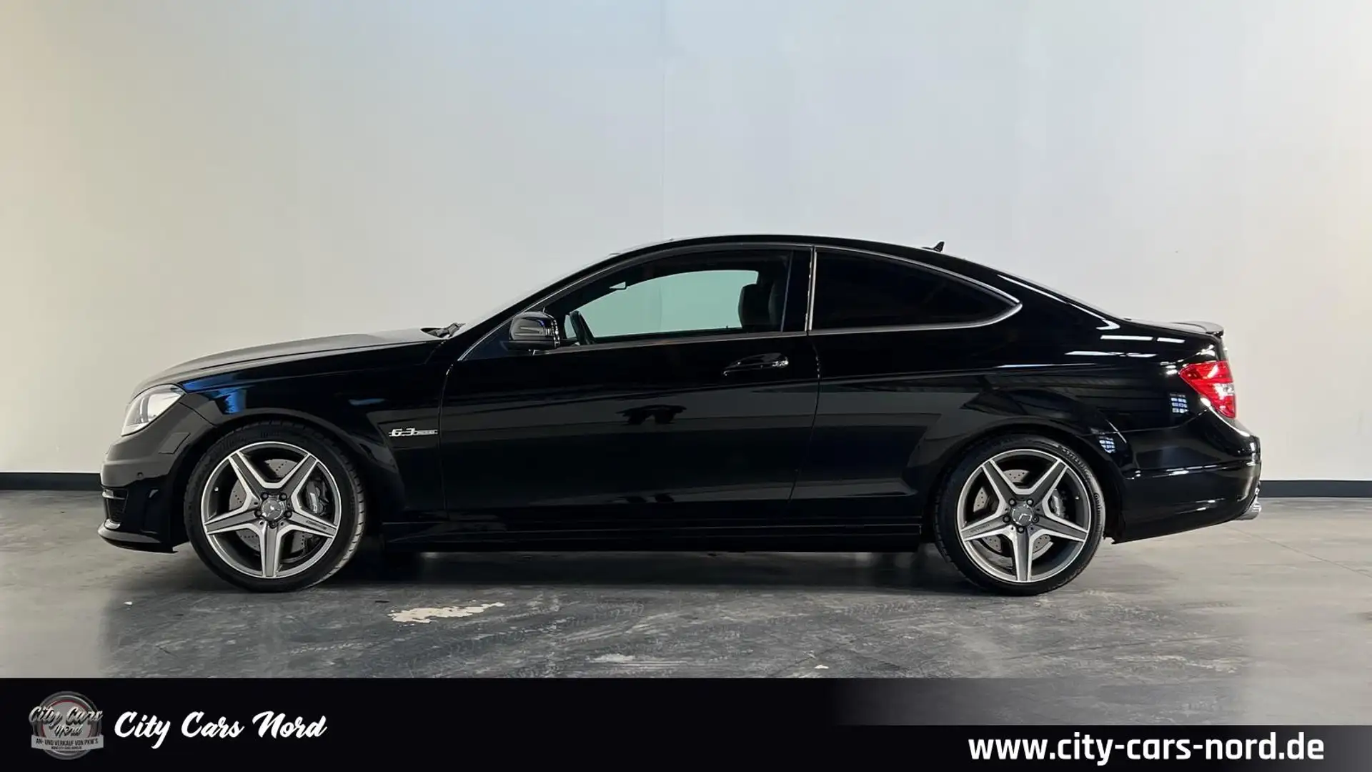 Mercedes-Benz C 63 AMG Coupe-PANO-H&K-KAM-MEMORY-DISTR-K.GO Fekete - 2