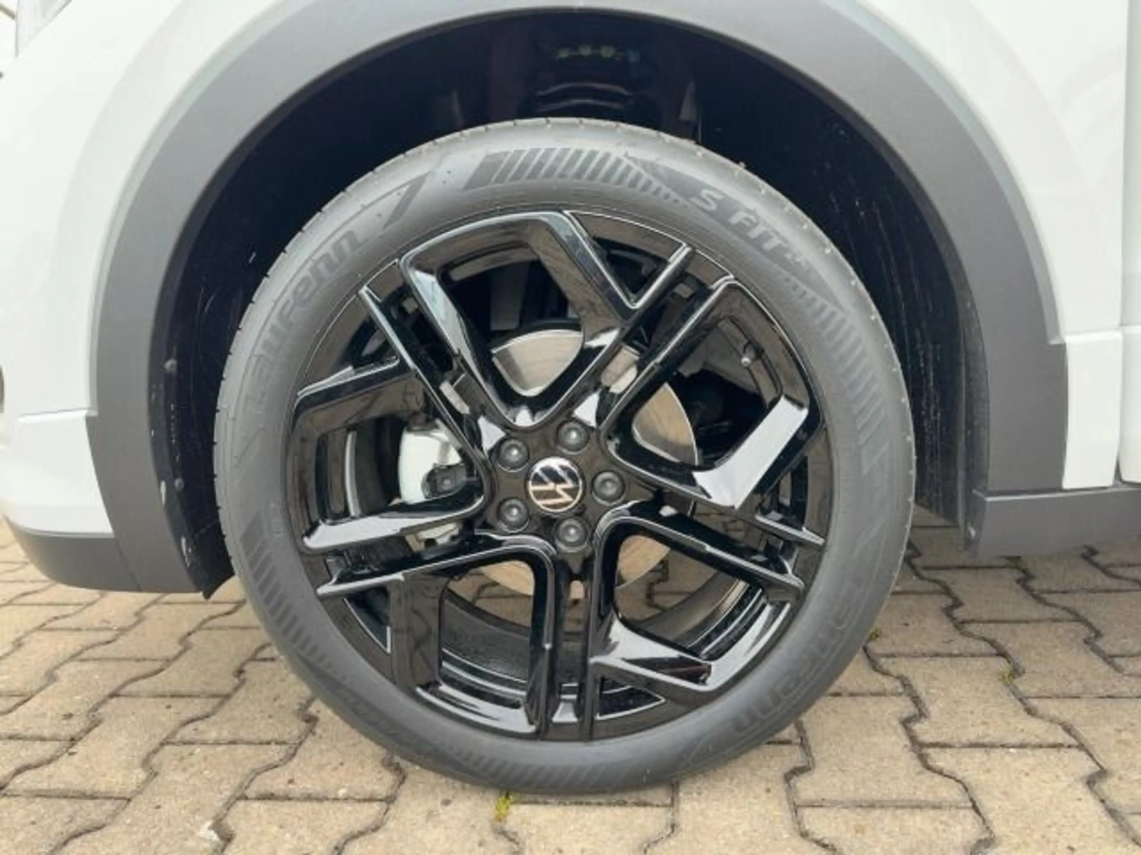 Volkswagen T-Cross R-Line Black Style 1.5 TSI DSG AHK R-KAM — photo 12