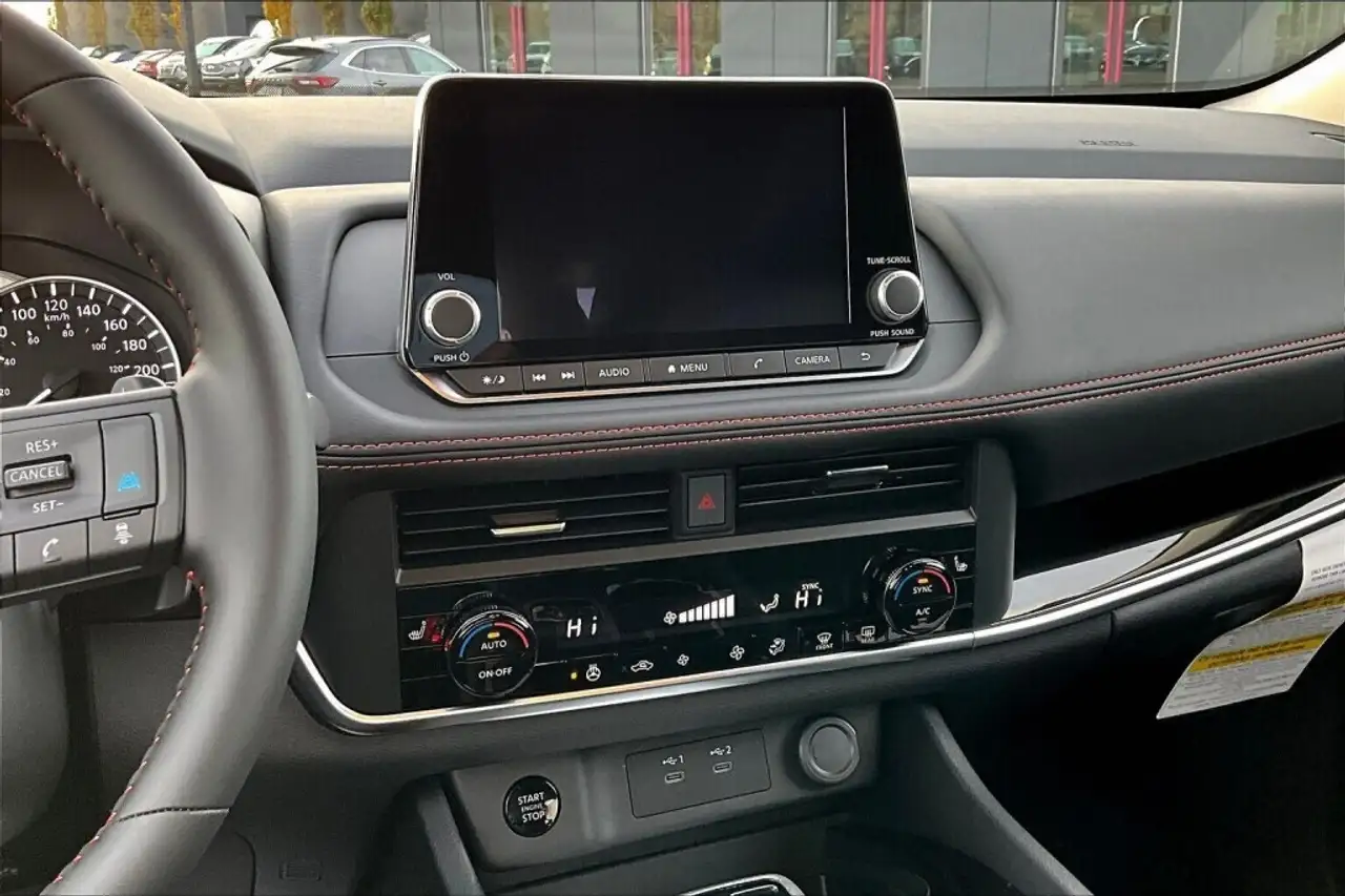 Nissan Rogue снимка Nissan Rogue