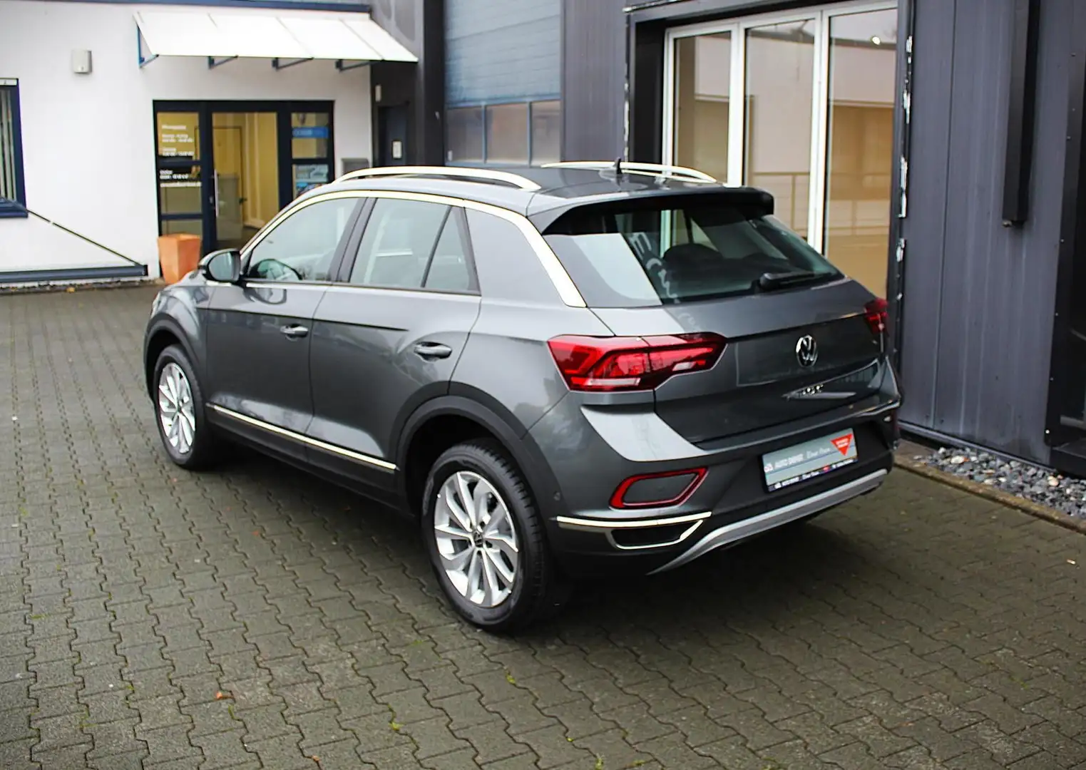 Volkswagen T-Roc VW T-Roc Style 1.5 110kW/150PS, DSG Grau - 2