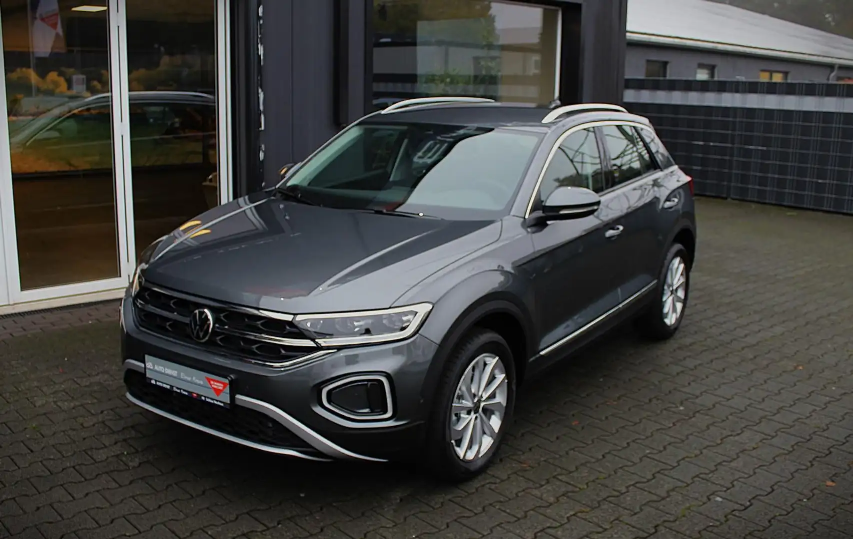 Volkswagen T-Roc VW T-Roc Style 1.5 110kW/150PS, DSG Grau - 1