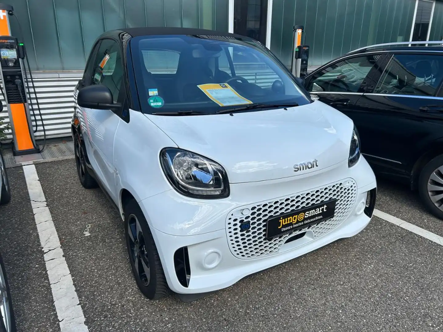 smart forTwo EQ  LM W-Paket KlimaA SHZ PDC Weiß - 2