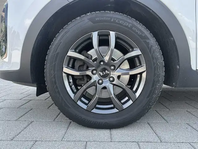 Kia Sportage view 9