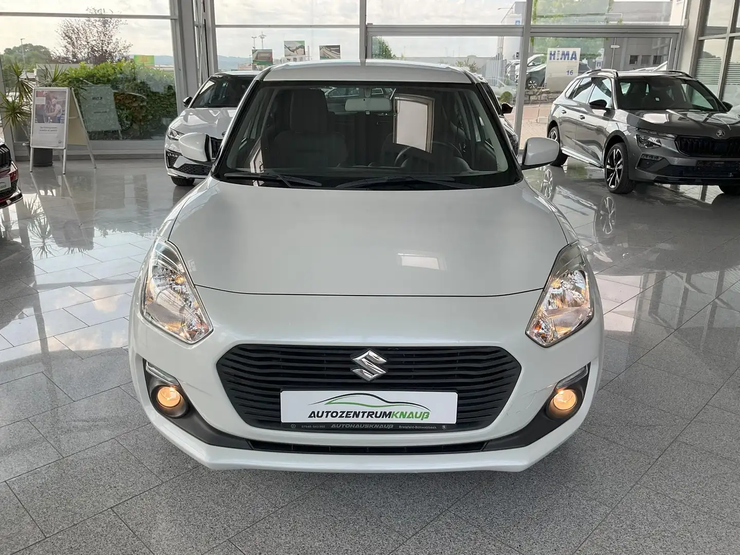 Suzuki Swift 1.2 16V DualJet Navi Sitzheizung Rückfahrkamera Kl Weiß - 2