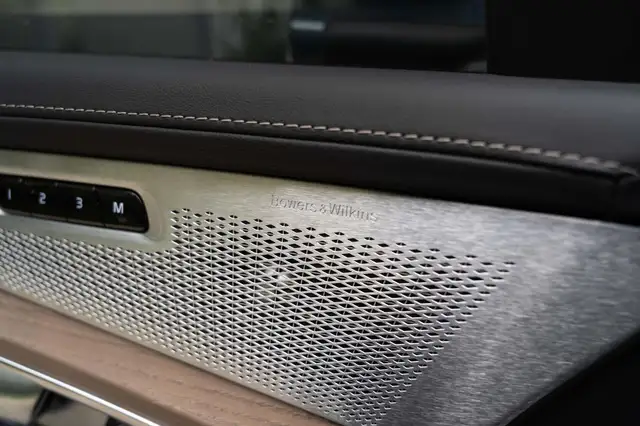Volvo XC90 view 24