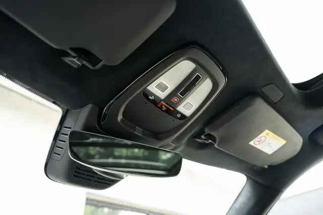 Volvo XC90 view 13