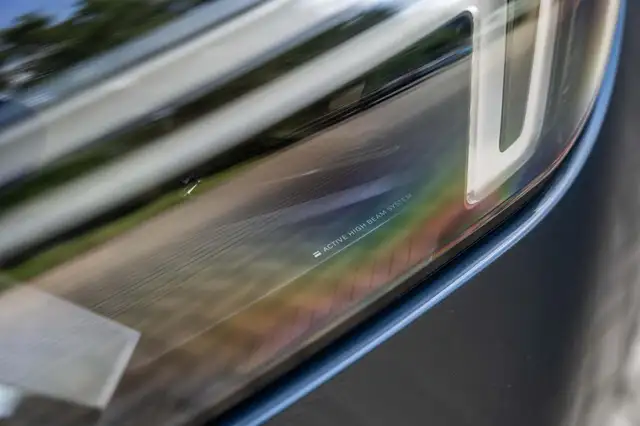 Volvo XC90 view 6