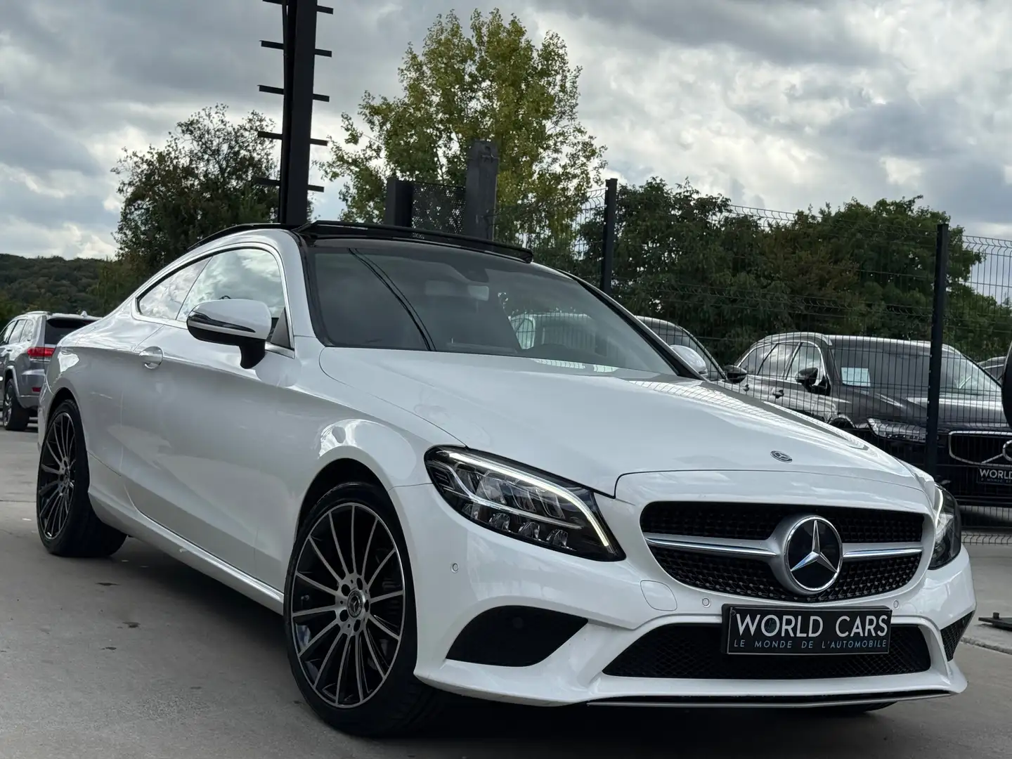 Mercedes-Benz C 180 Coupe FACELIFT - TOIT PANO - AMG - CAMERA - NAVI Wit - 2