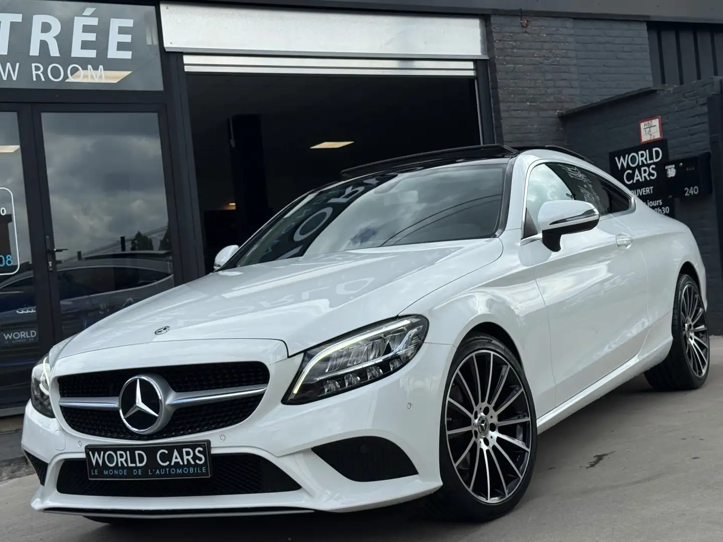 Mercedes-Benz C 180 Coupe FACELIFT - TOIT PANO - AMG - CAMERA - NAVI Wit - 1